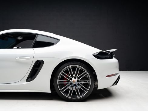 Used 2025 Porsche 718 Cayman GTS RWD image 20