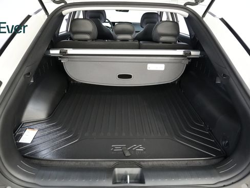 Used 2024 Kia EV6 Light RWD image 8