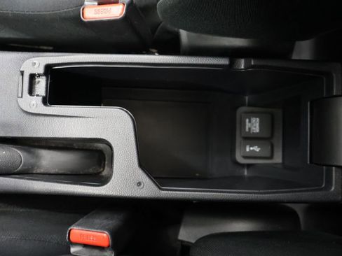 Used 2018 Honda Fit EX image 31