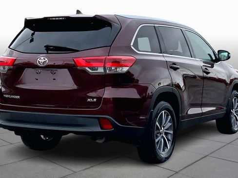 Used 2019 Toyota Highlander XLE image 13