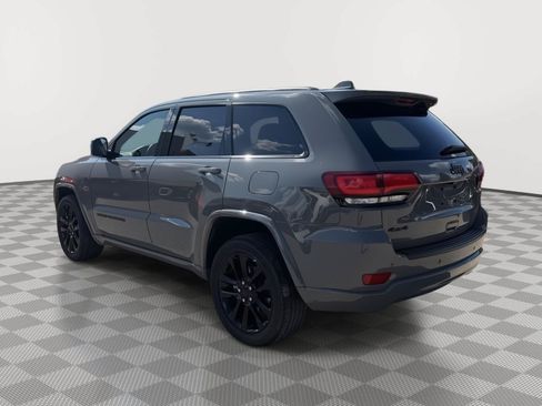 Used 2021 Jeep Grand Cherokee Laredo X AWD/4WD image 3