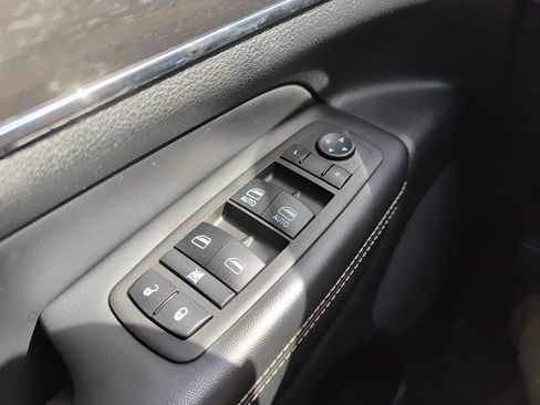 Used 2015 Jeep Grand Cherokee Limited image 13