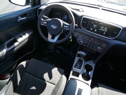 Used 2021 Kia Sportage LX AWD/4WD image 9