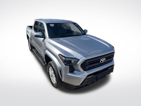 Used 2025 Toyota Tacoma SR5 image 35