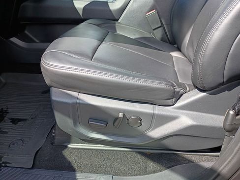 Used 2024 Ford Expedition XLT image 12