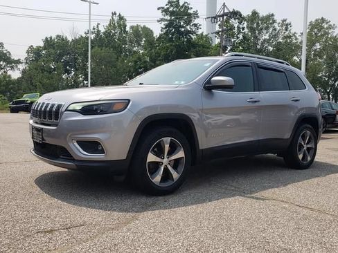 Used 2019 Jeep Cherokee Limited w/ Trailer Tow Group AWD/4WD image 9