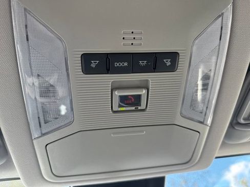 Used 2023 Toyota RAV4 AWD Hybrid image 35