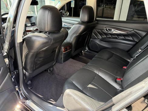 Used 2015 INFINITI Q70 L 3.7 w/ Technology Package image 12