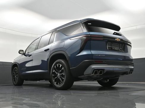 Used 2025 Chevrolet Traverse LT w/ Sun and Wheel Package FWD image 27