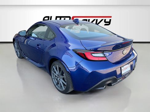 Used 2025 Toyota GR86 w/ ALL Weather Mat Package (TMS) RWD image 5