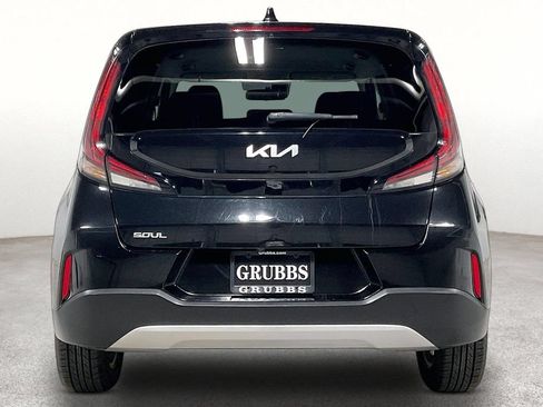 Used 2023 Kia Soul LX w/ LX Technology Package FWD image 5