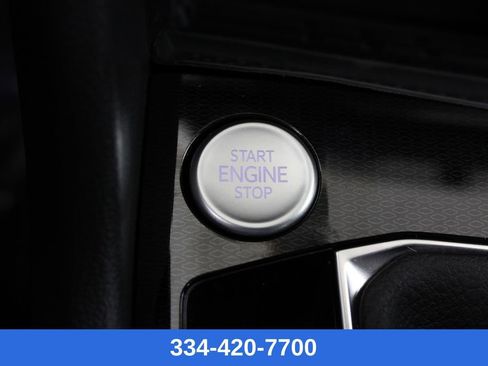 New 2026 Volkswagen Taos SE image 10