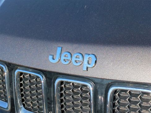 Certified 2019 Jeep Compass Limited image 12