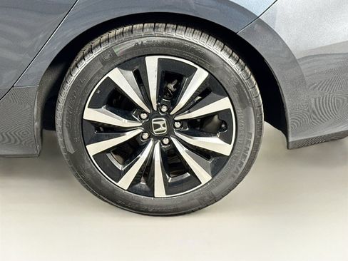 Used 2024 Honda Civic EX-L image 9