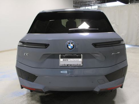 Used 2022 BMW iX xDrive50 w/ Premium Package image 7