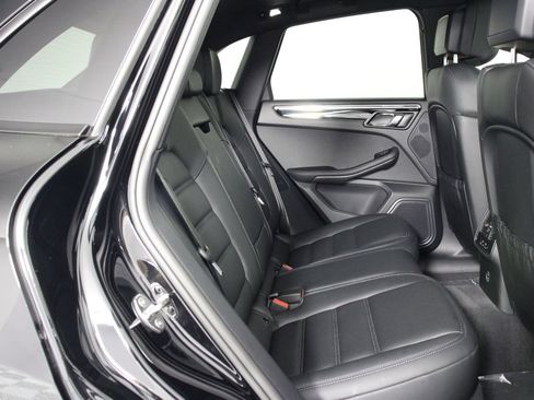 Certified 2026 Porsche Macan AWD/4WD image 32