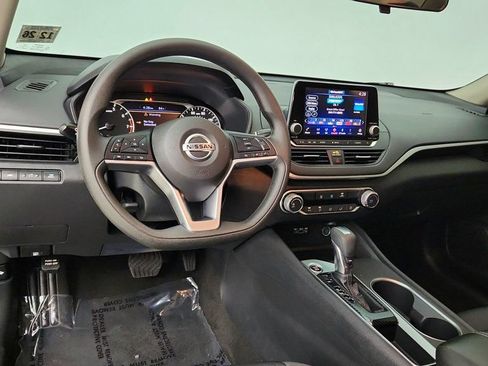 Used 2022 Nissan Altima 2.5 SV FWD image 13