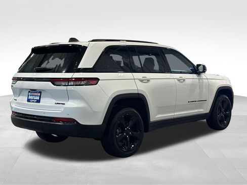 Used 2023 Jeep Grand Cherokee Limited w/ Luxury Tech Group II AWD/4WD image 8