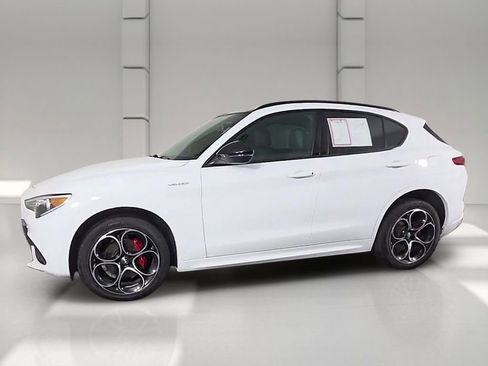 Used 2023 Alfa Romeo Stelvio Veloce AWD/4WD image 47