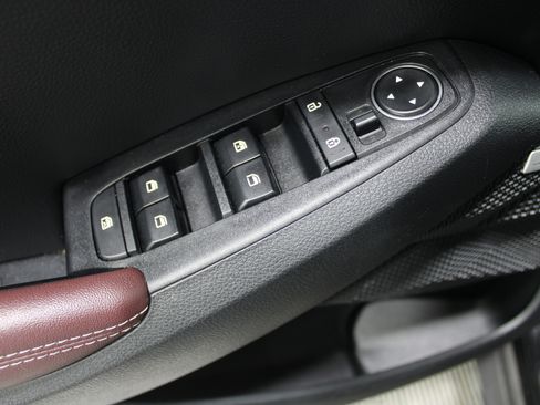 Used 2022 Kia Seltos SX w/ Sunroof Package image 7