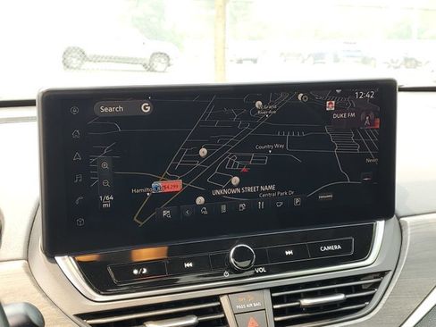 Certified 2023 Nissan Altima 2.5 SV w/ SV Premium Package AWD/4WD image 17