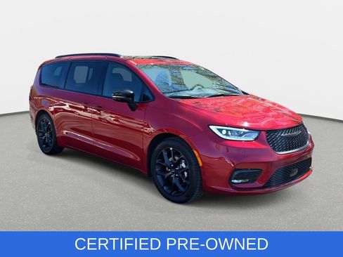 Used 2025 Chrysler Pacifica Limited FWD image 3