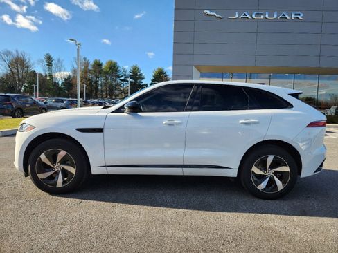 Certified 2024 Jaguar F-PACE R-Dynamic S image 5