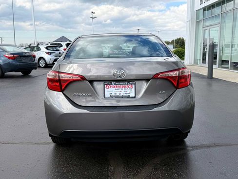 Used 2017 Toyota Corolla LE w/ Carpet Mat Package (TMS) FWD image 5