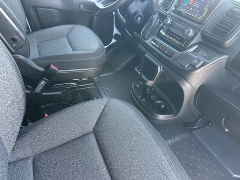 Used 2025 RAM ProMaster 2500 w/ U-Haul Equipment Group FWD image 15