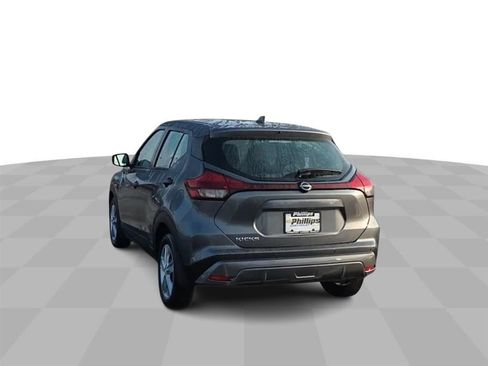 Used 2023 Nissan Kicks S image 7