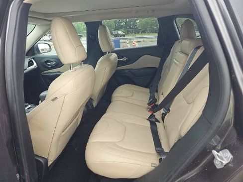 Used 2017 Jeep Cherokee Limited AWD/4WD image 11