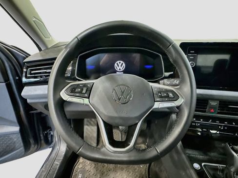 Used 2025 Volkswagen Jetta SE w/ Sunroof Package FWD image 11