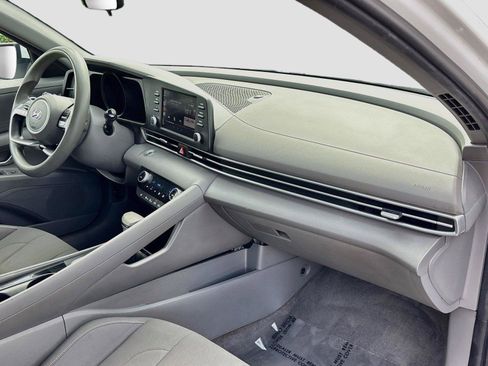 Used 2023 Hyundai Elantra Blue FWD image 28