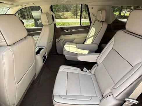 Used 2021 GMC Yukon Denali AWD/4WD image 6