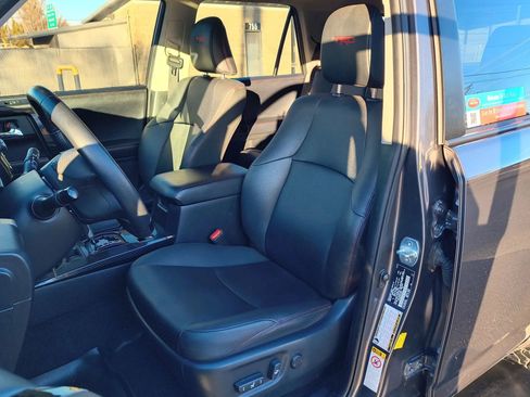 Used 2019 Toyota 4Runner TRD Off-Road Premium image 13