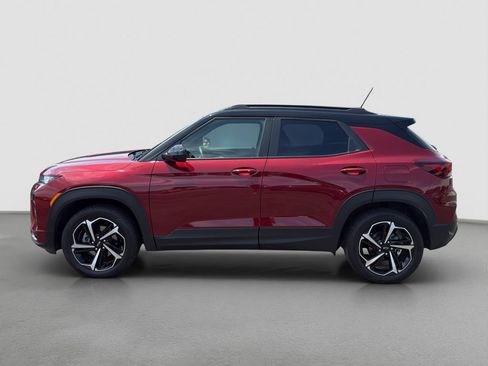 Used 2023 Chevrolet TrailBlazer RS w/ Sun and Liftgate Package AWD/4WD image 3