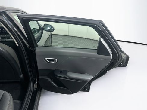 Used 2025 Kia K4 FWD image 29