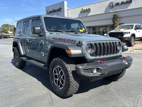 Used 2024 Jeep Wrangler Unlimited Rubicon w/ Technology Group image 2