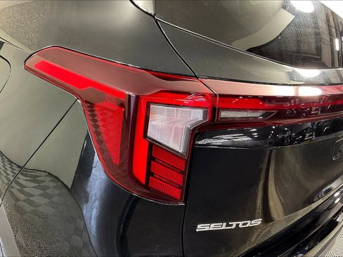 New 2026 Kia Seltos S image 14