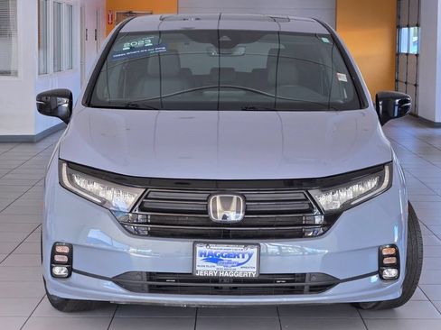 Used 2023 Honda Odyssey Sport image 3