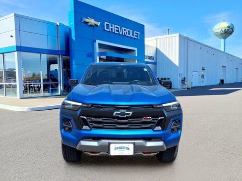 Used 2023 Chevrolet Colorado Z71 w/ Z71 Convenience Package 2 AWD/4WD image 9