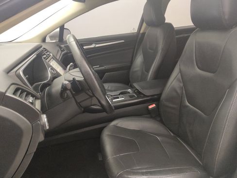 Used 2018 Ford Fusion Titanium image 17