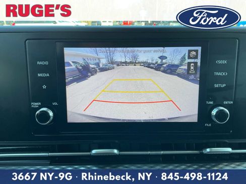 Used 2022 Kia Carnival LX image 21