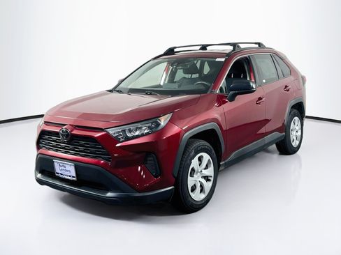 Used 2021 Toyota RAV4 LE FWD image 1
