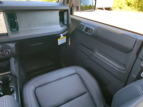 New 2026 Ford Bronco Badlands AWD/4WD image 15