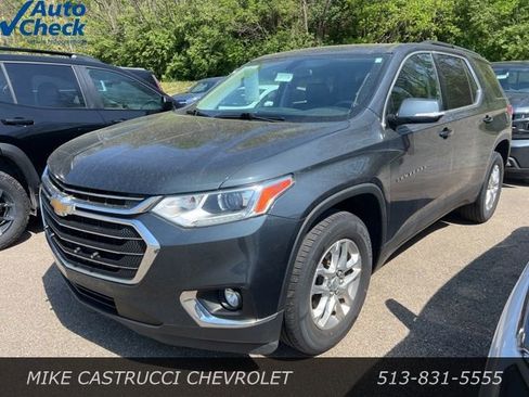 Used 2020 Chevrolet Traverse LT image 1