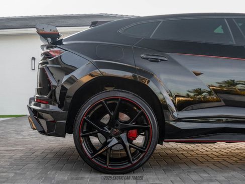 Used 2021 Lamborghini Urus image 10