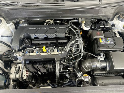 Used 2025 Hyundai Venue SEL FWD image 32