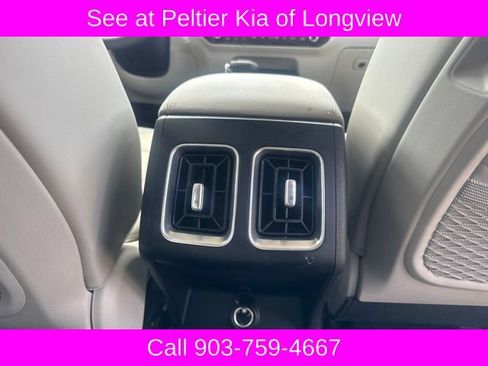 Used 2025 Kia Sorento S FWD image 11