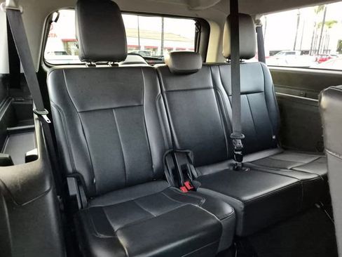 Used 2024 Ford Expedition Max XLT image 19